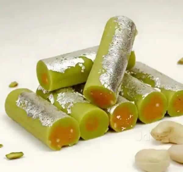 Kaju pista roll